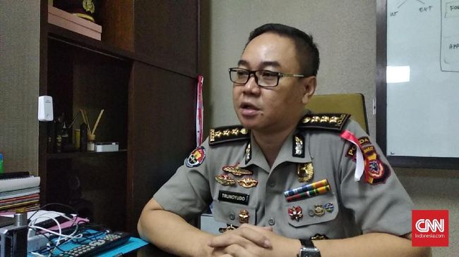 Polisi Terbakar saat Kawal Demo di Cianjur Meninggal