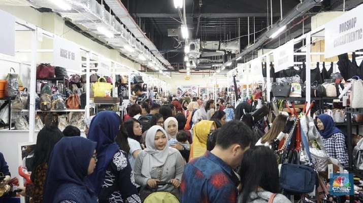 Beli Baru Mahal, Peminat Tas Branded Bekas di RI Membludak Peminat tas bekas bermerek makin membludak di DKI Jakarta