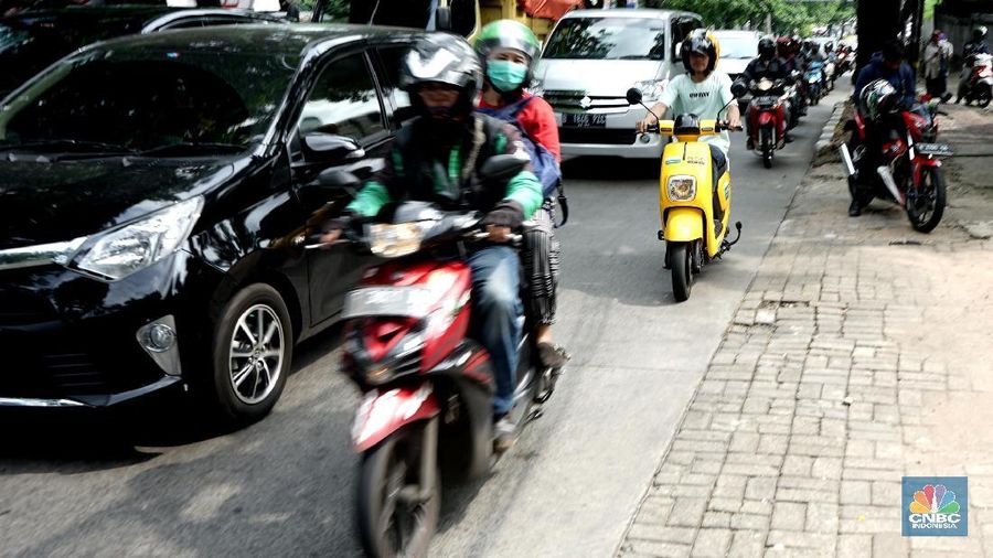 Kendaraan bermotor dengan emisi CO2 akan kena cukai sesuai usulan Menkeu Sri Mulyani.