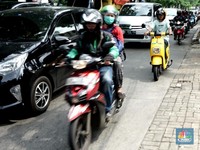 Sri Mulyani akan Tarik Cukai Motor & Mobil, Kantongi Rp 15 T