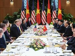 Di Hanoi Donald Trump Nikmati Makan Siang Hidangan Vietnam Di Hanoi Donald Trump Nikmati Makan Siang Hidangan Vietnam