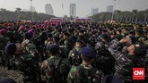 Setidaknya sebanyak 1.500 personel gabungan TNI, Polri, dan Pemprov DKI ikut dalam apel tiga pilar yang berlangsung di lapangan Silang Monas, Jakarta Pusat. (CNN Indonesia/Adhi Wicaksono)