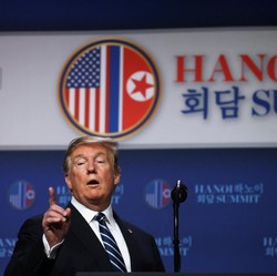 Buntu, Trump & Kim Tak Sepakat Soal Sanksi & Denuklirisasi
