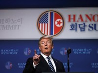 Buntu, Trump & Kim Tak Sepakat Soal Sanksi & Denuklirisasi