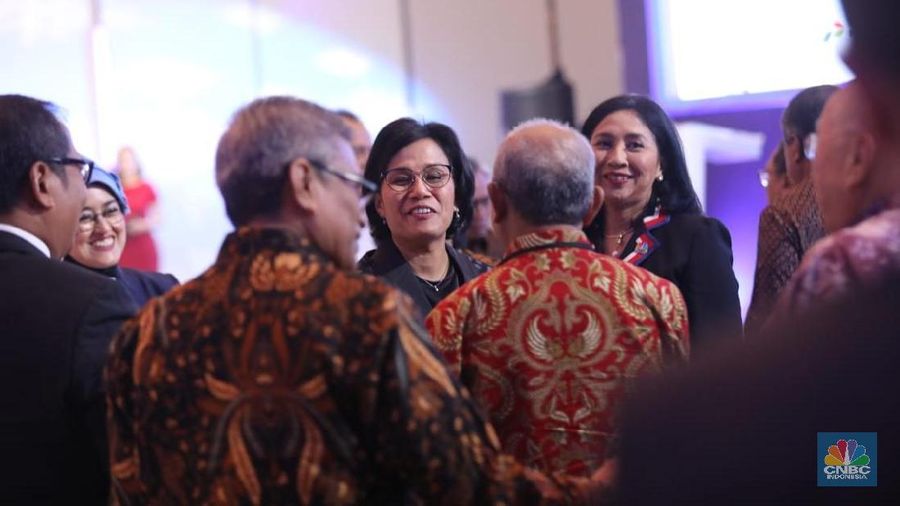 Menteri Keuangan Sri Mulyani Indrawati memilih bersikap hati-hati saat menanggapi rencana penurunan pajak penghasilan (PPh) badan.