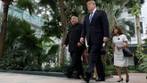 Trump menuturkan masalah sanksi menjadi alasan utama dia dan Kim Jong-un tak dapat mencapai kesepakatan hari ini. (REUTERS/Leah Millis)