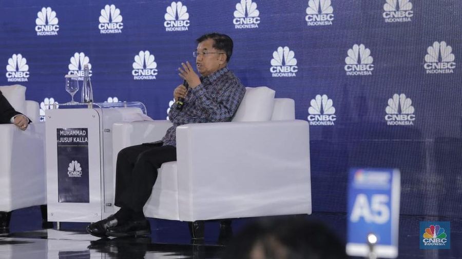 Pembangunan infrastruktur memang mendukung perekonomian, tetapi harus dilihat dalam perspektif yang lebih luas.