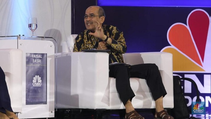 Faisal Basri: 176 Negara Kena, Corona Itu Perang Dunia 176 dari 195 negara di dunia terjangkit corona, Faisal Basri sebut kondisi ini adalah perang dunia sesungguhnya