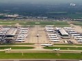 VIDEO: Pakistan Tutup Jalur Udara, Turis Terdampar di Bandara