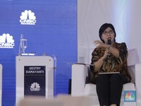 Ditemani Sang Anak, Destry Damayanti 'Ujian' Calon DGS BI