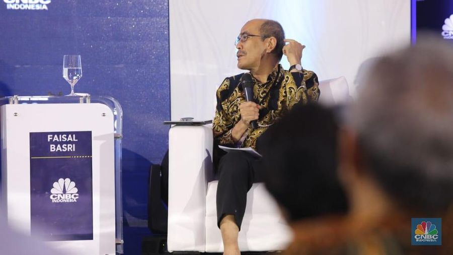 Ekonom senior, Faisal Basri saat berdiskusi dalam acara CNBC Indonesia Economic Outlook 2019. (CNBC Indonesia/Muhammad Sabki)