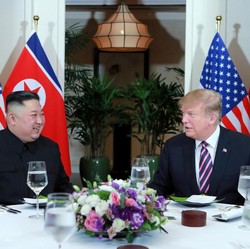Trump Kirim Surat untuk Kim Jong Un, Apa Isinya?