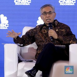 Bos OJK: Sekarang Rentenirnya Online, Bunganya Tinggi