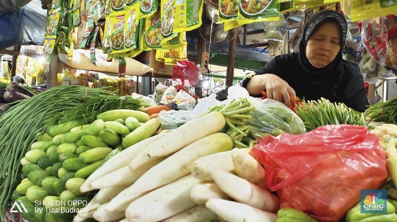 Bahan Makanan merupakan satu-satunya kelompok yang mengalami deflasi, yaitu sebesar 1,11% MtM.