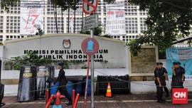 Mau Tidur, Polisi Intimidasi Wartawan di Media Center KPU