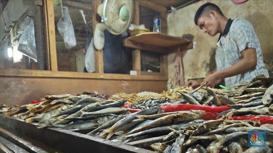 Bahan Makanan merupakan satu-satunya kelompok yang mengalami deflasi, yaitu sebesar 1,11% MtM.