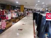 Tahan Ekspansi, Emiten Ritel Kurangi Gerai & Karyawan