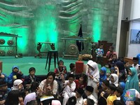 Saat Sri Mulyani Mendongeng 'Istana Lebah' di Depan 180 Bocah