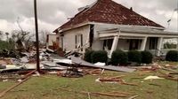 Nahas, Tornado Terjang Alabama Sebabkan 23 Orang Tewas - Foto 1