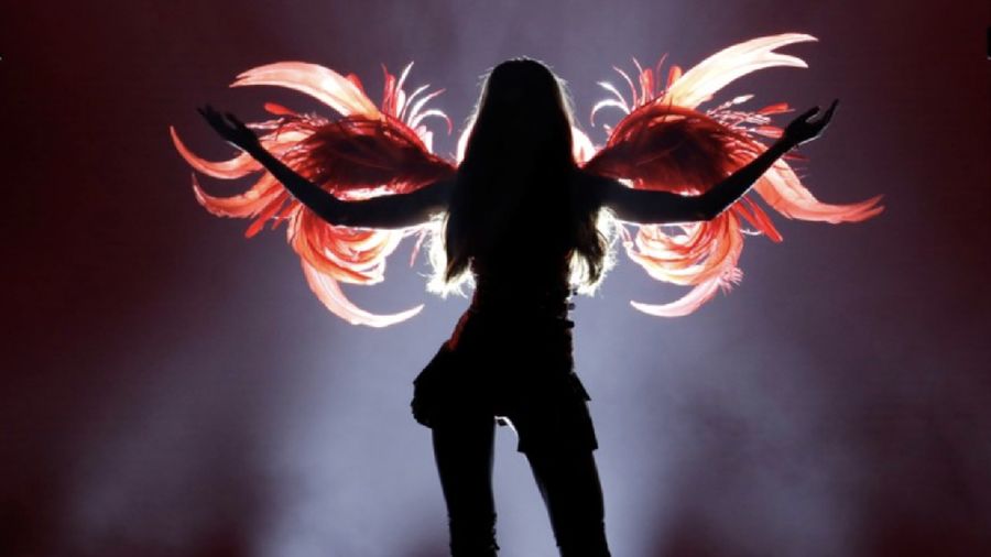 Model Victoria's Secret berpose saat acara tahunan merek victoria Secret. Reuters/ Mike Segar