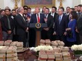 VIDEO: Trump Kembali Jamu Tamu dengan Makanan Cepat Saji