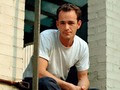 'Beverly Hills 90210' Kenang Mendiang Luke Perry
