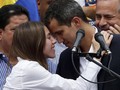 FOTO: Perlawanan Guaido dari Podium Menentang Maduro