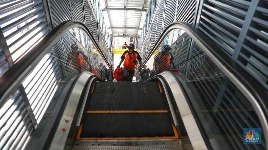 Stasiun yang baru saja direvitalisasi dan beroperasi pada bulan lalu ini memiliki bangunan yang futuristik dengan sejumlah fasilitas penunjang yang megah.