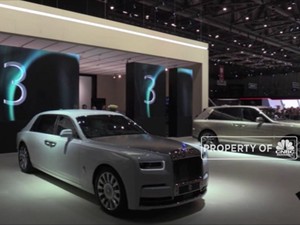 Mewah! Ini Mobil Rolls-royce Berbalut Emas 24 Karat