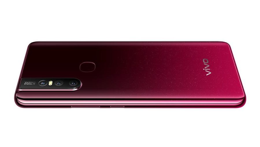 Pasar ponsel Indonesia kedatangan produk terbaru.VIVO V15 Realme 3, simak spesifikasi masing-masing ponsel anyar ini.