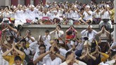 Selain bermakna mengembalikan, tawur agung kesanga juga bisa bermakna memotivasi keseimbangan jiwa manusia. (ANTARA FOTO/Dhemas Reviyanto/hp.)