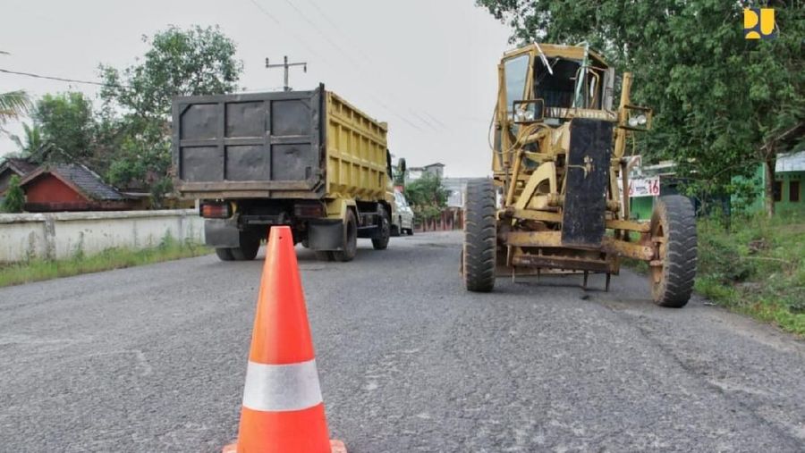 PUPR menargetkan pembelian 2.504 ton karet di 2019 untuk jadi campuran aspal pembangunan jalan tol, terutama di Sumatera Selatan 