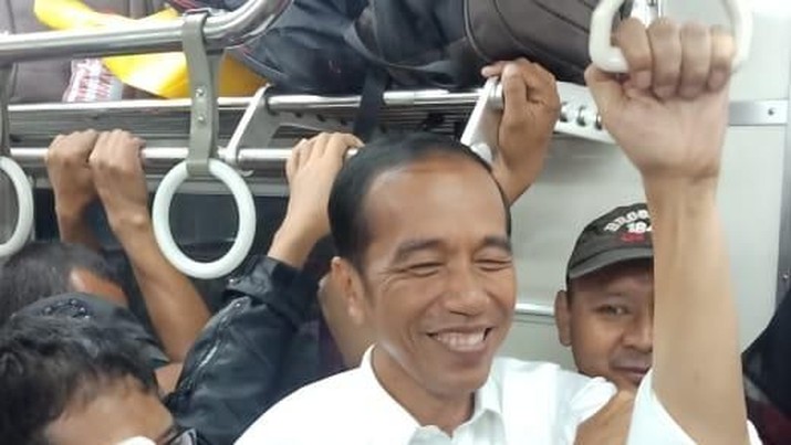 KRL Terguling dan Pengalaman Jokowi ke Bogor Pakai KRL