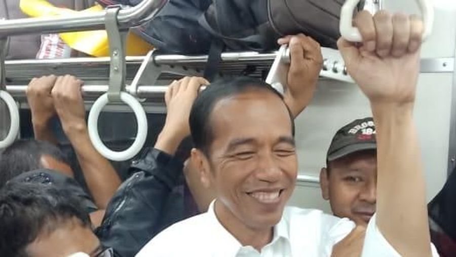 Minggu (10/3/2019) pagi ini pukul 10.15 WIB, publik dikejutkan dengan tergulingnya KRL Commuter Line.