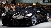 Bugatti La Voiture Noire salah satu supercar 'terbuas' di Geneva International Motor Show di Genewa, Swiss, 7-17 Maret 2019. (REUTERS/Pierre Albouy)