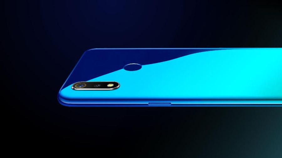 Pasar ponsel Indonesia kembali kedatangan produk terbaru Oppo F11 Pro dengan kelebihannya kamera 48 MP mampukah Realme 3 menyaingi Oppo F11