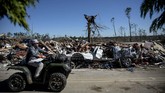 Kepala polisi daerah Beauregard, Jay Jones, mengatakan bencana ini menghancurkan banyak rumah sehingga jumlah korban tewas masih bisa meningkat. (AP Photo/David Goldman)