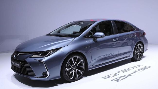 Bedah Fitur Baru  di Toyota  Corolla  Altis