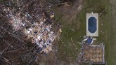 Sebanyak 23 orang tewas di akibat terjangan tornado di Alabama. (AP Photo/David Goldman)