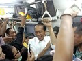 Pulang ke Bogor Naik KRL, Jokowi Ikut Berdesakan
