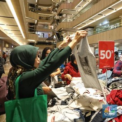 Jualan Sandang Laris Manis, Penjualan Eceran Februari Melesat