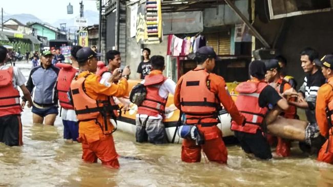 5.142 Kepala Keluarga Terdampak Banjir di Kabupaten Bandung