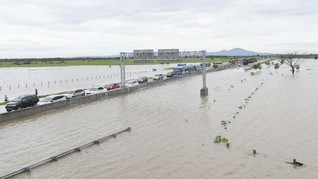 BNPB Imbau Masyarakat Waspadai Banjir dan Longsor