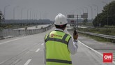 Suasana Interchange Helvetia konstruksi proyek pembangunan Jalan Tol Medan - Binjai seksi I, Sumatera Utara, Rabu 6 Maret 2019. Jalan Tol Medan - Binjai seksi I sepanjang 6,7 KM tersebut pengerjaannya telah rampung sekitar 80 persen dan ditargetkan akan beroperasi pada akhir Tahun 2019. (CNN Indonesia/Adhi Wicaksono)