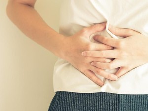 Nyeri Perut Sebelah Kanan, Tanda Sakit Apa? Waspadai 7 Penyakit Ini