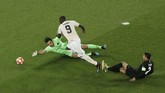 Manchester United unggul cepat pada menit kedua setelah Romelu Lukaku berhasil memanfaatkan kesalahan backpass Marquinhos. (REUTERS/Benoit Tessier)