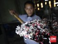 FOTO: Intip Asyik Produksi Kantong Plastik
