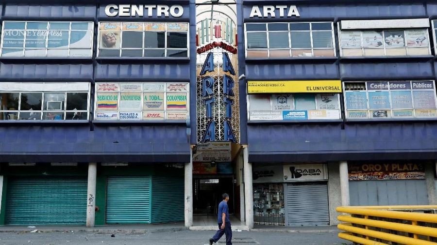 Pemadaman listrik besar-besaran melanda Venezuela yang tengah dilanda krisis sejak kamis.