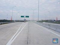 Diresmikan Jokowi, Ini Tol Terpanjang se-Indonesia Raya!