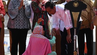 Terobos Paspampres, Ibu-ibu Curhat Ganti Rugi Lahan ke Jokowi